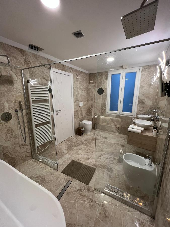 Luxury 1 Al Duomo Di Parma Apartamento Exterior foto
