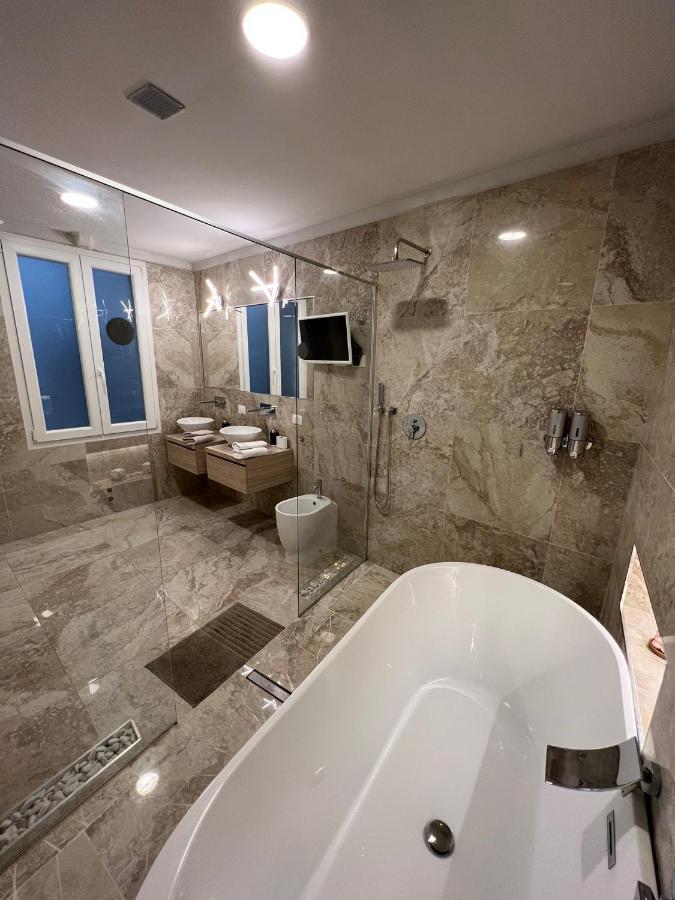 Luxury 1 Al Duomo Di Parma Apartamento Exterior foto