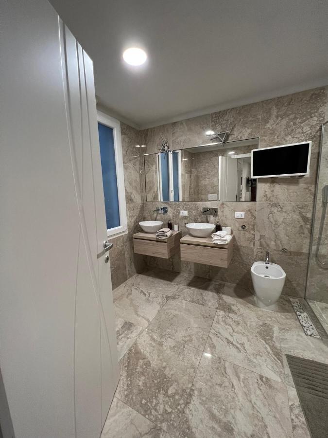 Luxury 1 Al Duomo Di Parma Apartamento Exterior foto